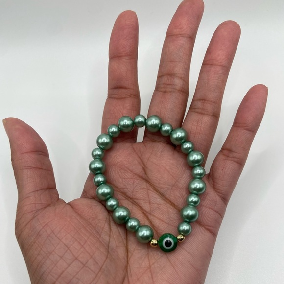 Evil Eye Trendy Stretch Handmade Stretch Bead Bracelet - Picture 1 of 4